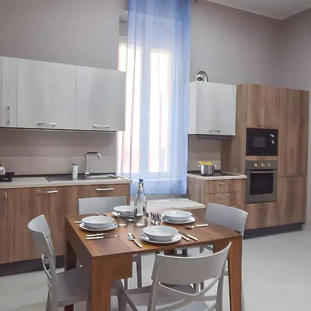 Comfortable Loft Near The Station Semesterbostad Reggio di Calabria