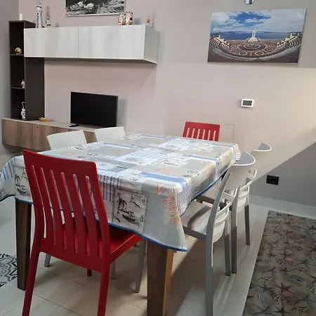 Comfortable Loft Near The Station Semesterbostad *