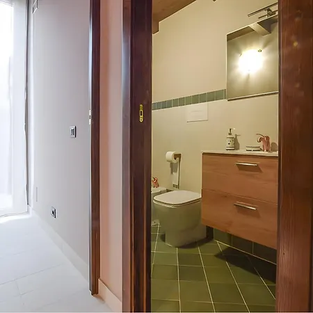 Comfortable Loft Near The Station Semesterbostad *